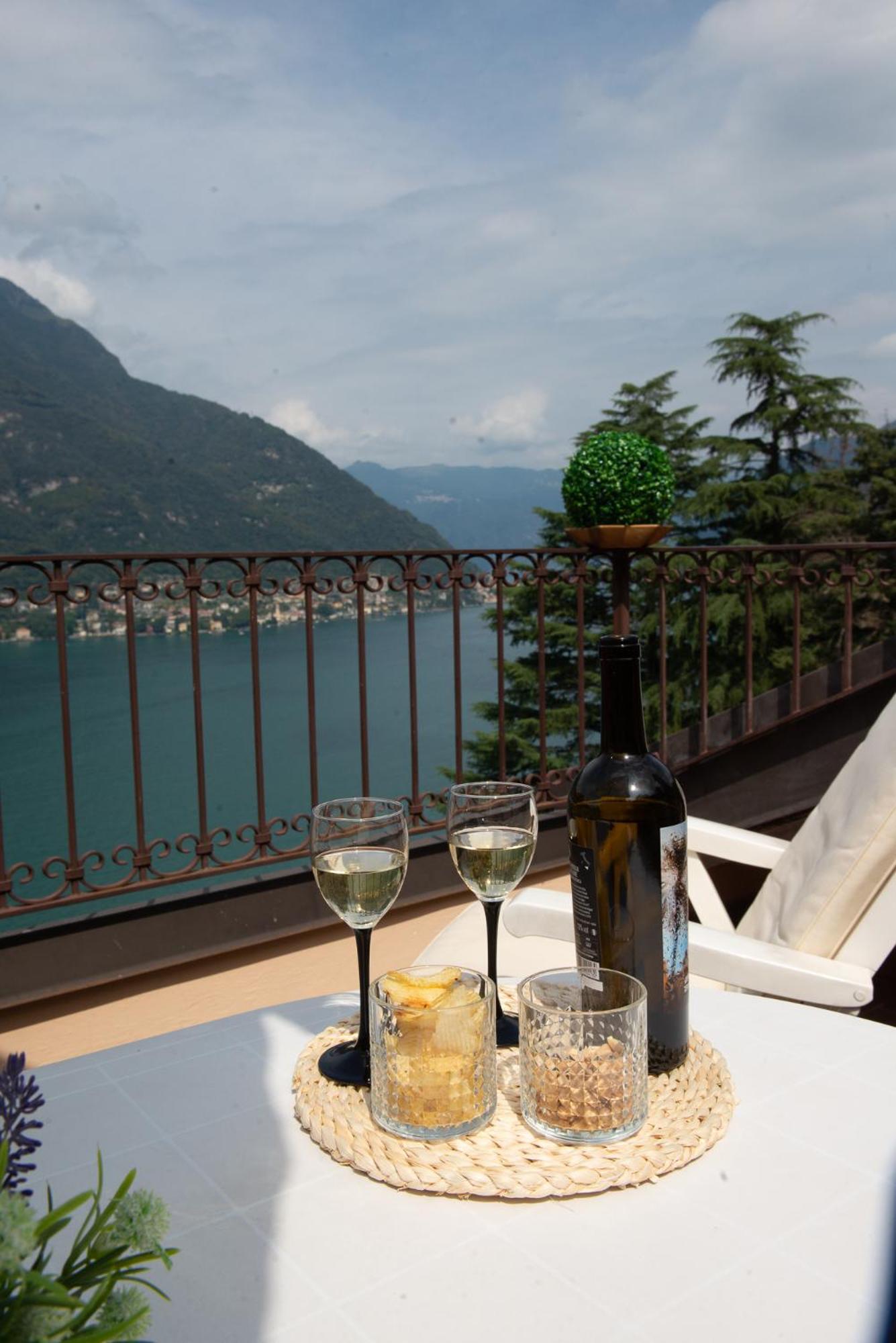 Appartamento "Bella Vista" Sul Lago Di Como Faggeto Lario Exterior photo